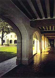 Cloister of the Carmelite convent of Saint-Denis